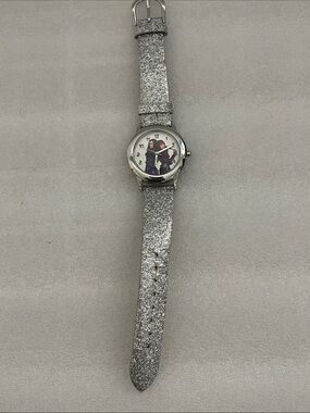 Descendants 2 Evie and Mal Tween Girls' Wristwatch, Silver Glitter Leather Band